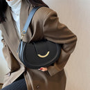 Bolsa De Couro Legítimo Feminina Com Design Semicircular - Aura Feminina
