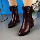 Bota Feminina de  Couro Legítimo de Cano Médio - Estilo Glacial